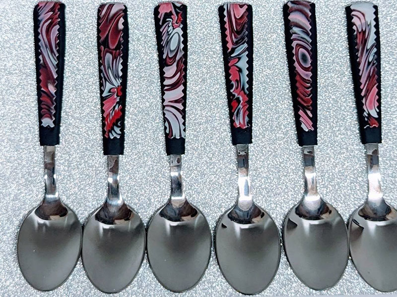 Bijoux en p�te polym�re